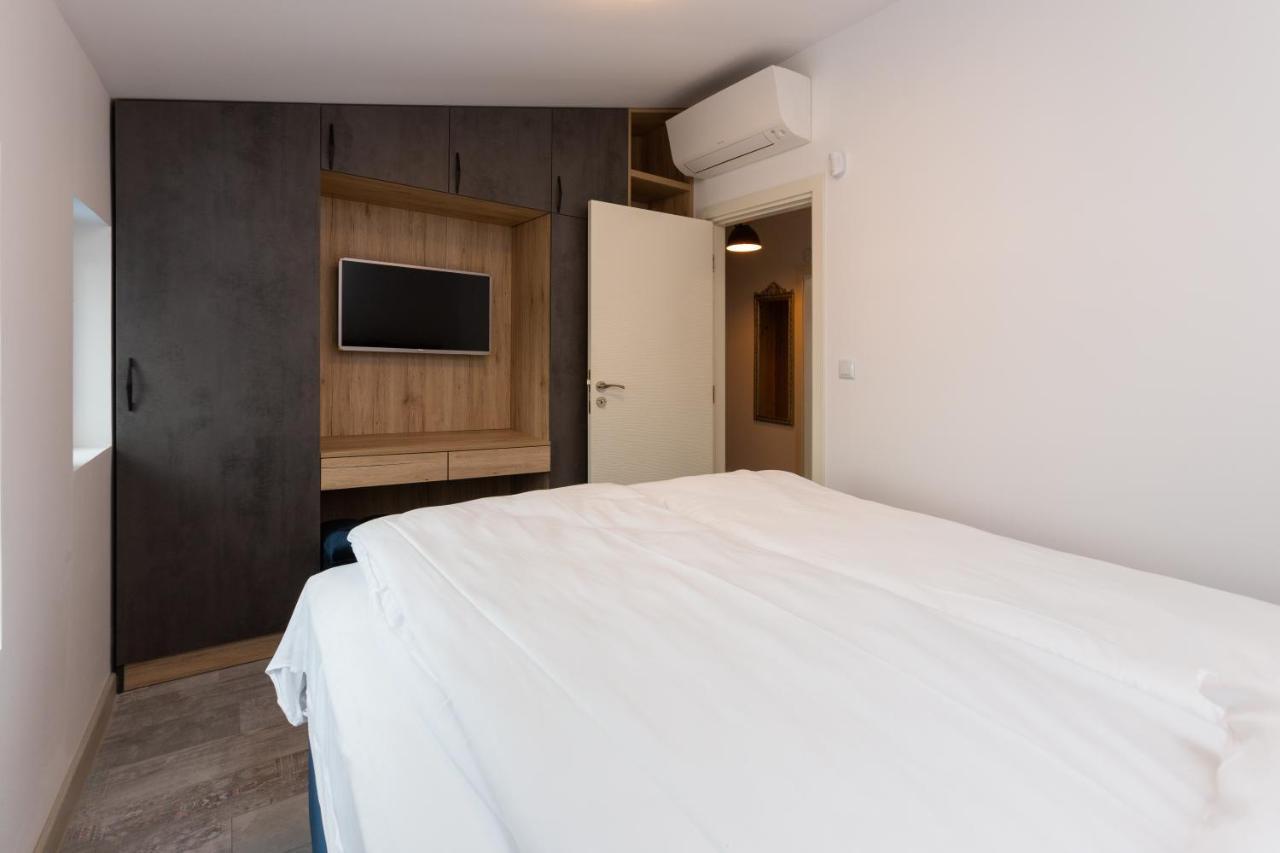 Seaman's House Apartment *